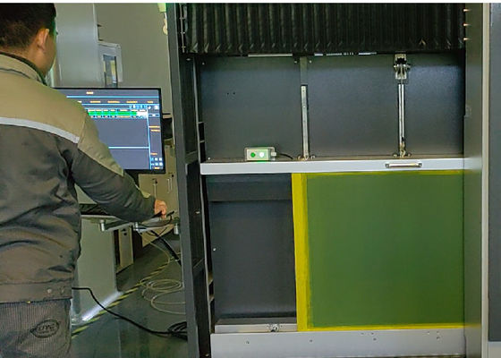 ৩৫০ হলুদ জাল এক্সপোজার টাইমের জন্য স্ক্রিনে অটো ফোকাসিং কম্পিউটার